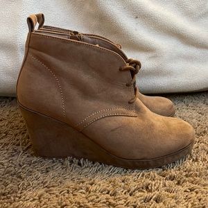 Tan Wedges